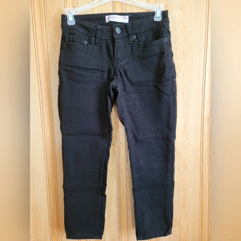 No Boundaries Black Capri Pants